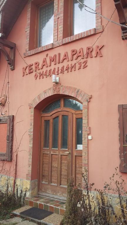 Keramiapark Guesthaus Hotel Будапеща Екстериор снимка