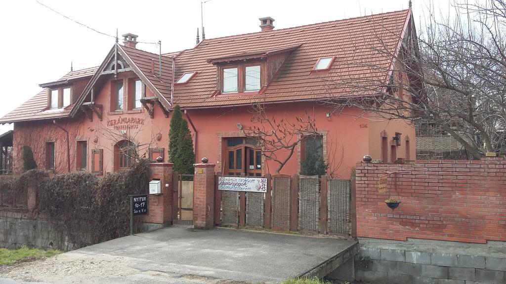 Keramiapark Guesthaus Hotel Будапеща Екстериор снимка